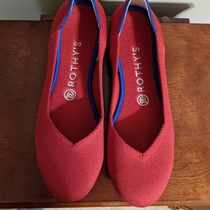 Scooter Red Rothy's Size 8.5
